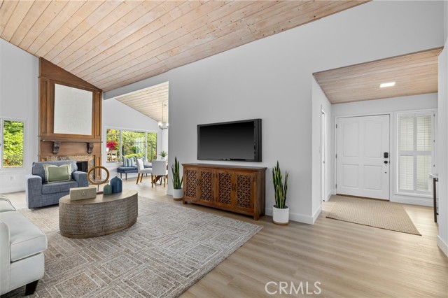 6808 Kings Harbor Drive, Rancho Palos Verdes CA: https://media.crmls.org/medias/e2d1ab3a-53d1-4215-8f29-4845309d88aa.jpg