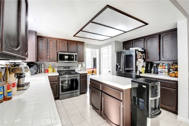 Detail Gallery Image 14 of 31 For 10013 Deep Canyon, Moreno Valley,  CA 92557 - 6 Beds | 3 Baths