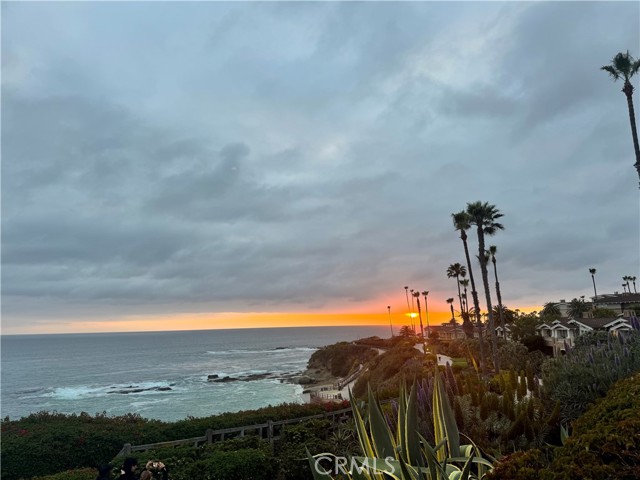 Detail Gallery Image 2 of 12 For 21692 Ocean Vista Dr a,  Laguna Beach,  CA 92651 - 2 Beds | 1 Baths