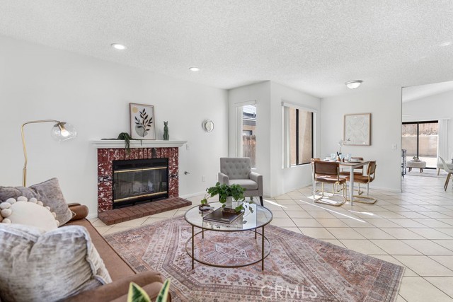 Detail Gallery Image 13 of 58 For 13621 Sandstone Dr, Victorville,  CA 92392 - 3 Beds | 2 Baths