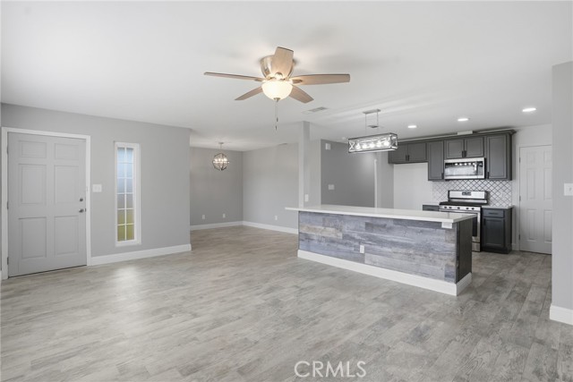 Detail Gallery Image 3 of 38 For 10500 Lonon, Bakersfield,  CA 93312 - 3 Beds | 2 Baths