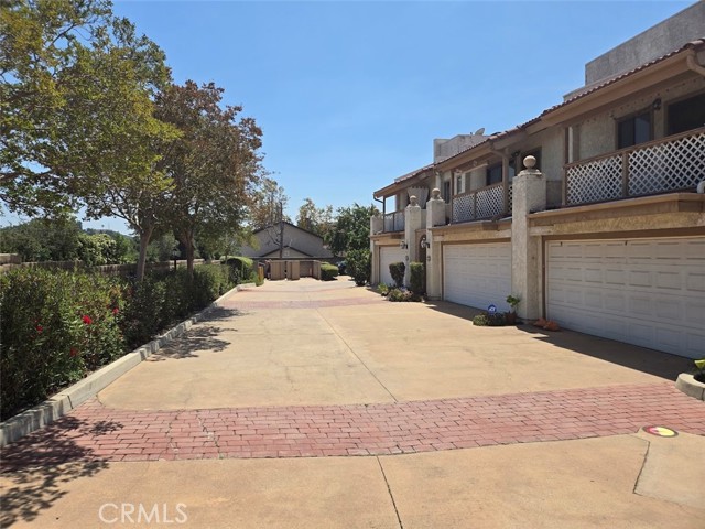 Detail Gallery Image 4 of 34 For 1432 E Foothill Bld, Glendora,  CA 91741 - 2 Beds | 2/1 Baths