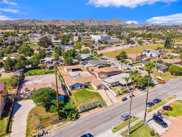 Detail Gallery Image 9 of 47 For 5382 Crest, Riverside,  CA 92503 - 4 Beds | 1/1 Baths