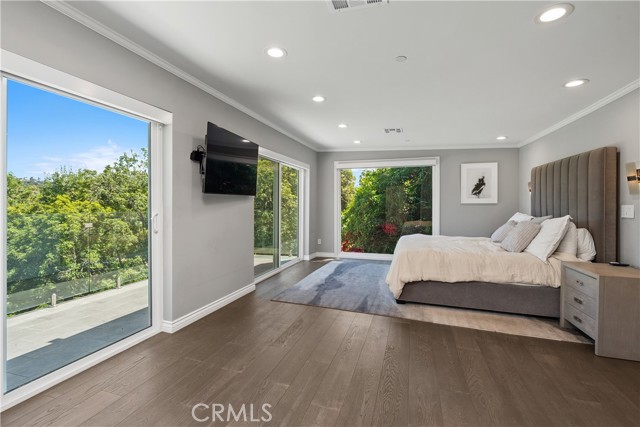 7670 Woodrow Wilson Drive, Los Angeles CA: https://media.crmls.org/medias/e2d48f64-bbcc-4da7-9ffd-75df1b91ada7.jpg