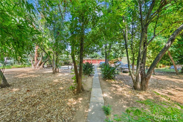455 E Sacramento Street, Altadena CA: https://media.crmls.org/medias/e2d4dd0a-1437-43ef-9430-66fc2dbe4d57.jpg