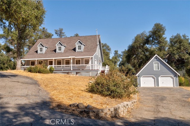 Detail Gallery Image 1 of 60 For 40493 Griffin Dr, Oakhurst,  CA 93644 - 4 Beds | 3/1 Baths