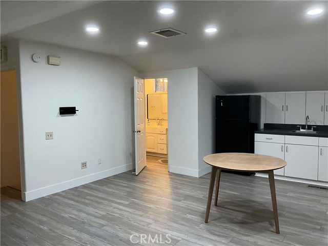 Detail Gallery Image 5 of 9 For 3419 W 186th St #1/2,  Torrance,  CA 90504 - 1 Beds | 1 Baths