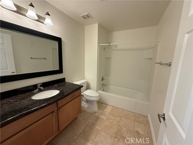 Detail Gallery Image 7 of 19 For 375 Central #113,  Riverside,  CA 92507 - 3 Beds | 2 Baths