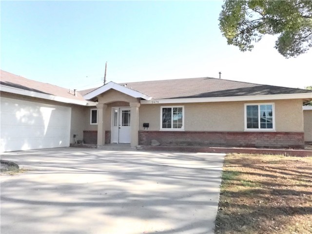 Detail Gallery Image 1 of 16 For 2674 W Sereno Pl, Anaheim,  CA 92804 - 5 Beds | 3/1 Baths