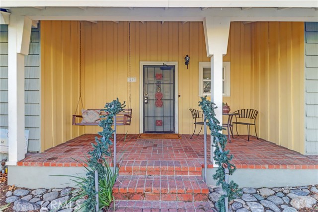 1403 Cuernavaca Place, Claremont CA: https://media.crmls.org/medias/e2d7c81d-f47f-40d8-9677-1f3f048aff7a.jpg