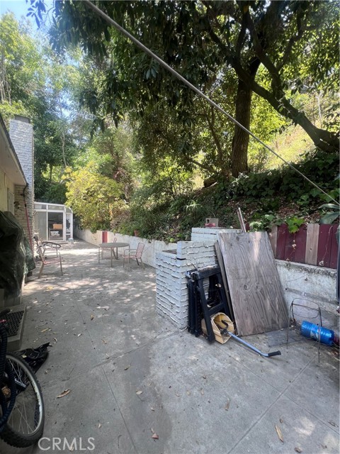 3042 N Beachwood Drive, Los Angeles CA: https://media.crmls.org/medias/e2d7f081-02af-4e57-ba9c-b6a3354b18e7.jpg