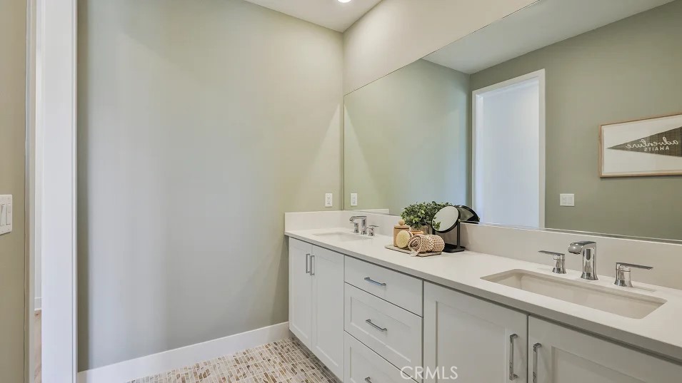 MLS #OC25233677 image #18