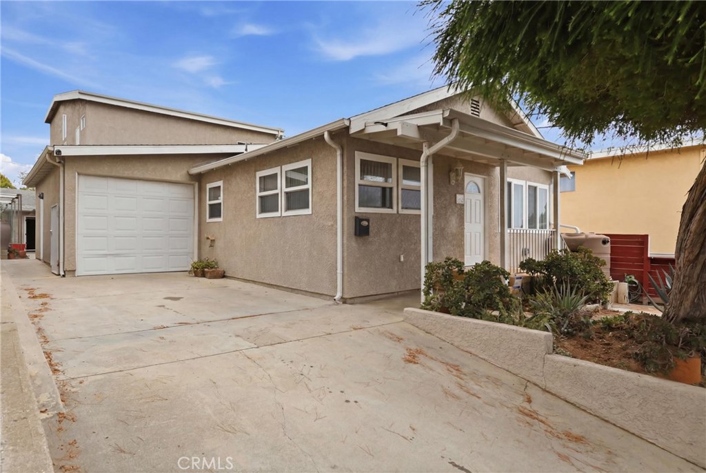 SingleFamilyResidence at 662 W 31st