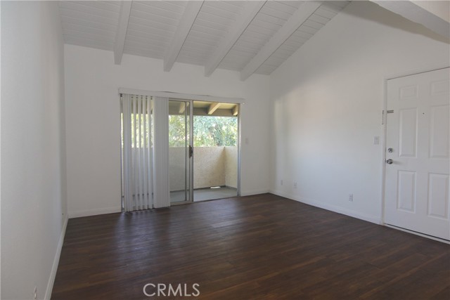 Detail Gallery Image 3 of 6 For 10636 Woodley Ave #50,  Granada Hills,  CA 91344 - 2 Beds | 1 Baths