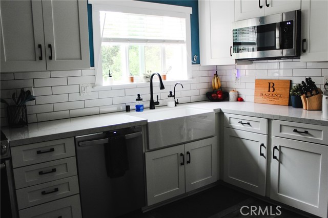 105 S Kingsley Street, Anaheim CA: https://media.crmls.org/medias/e2da5346-7d8b-412f-b9b4-b9008331298e.jpg