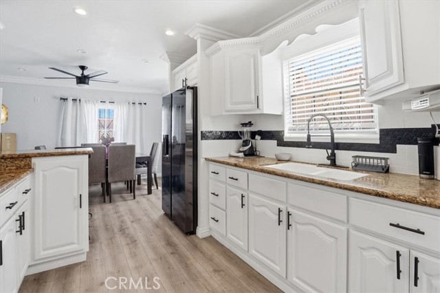 Detail Gallery Image 4 of 34 For 4020 E 61st, Huntington Park,  CA 90255 - 3 Beds | 2 Baths