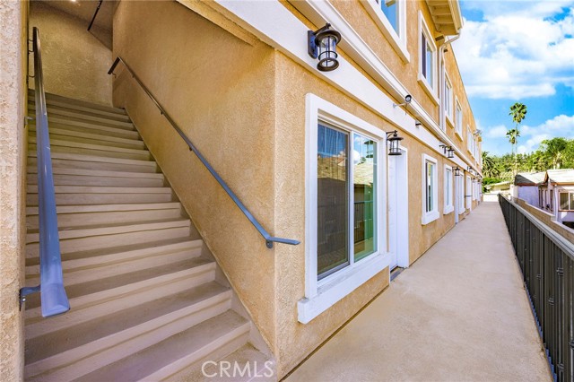 5639 N Huntington Drive, Los Angeles CA: https://media.crmls.org/medias/e2daac5e-7a8a-425c-bf27-e9a928128949.jpg