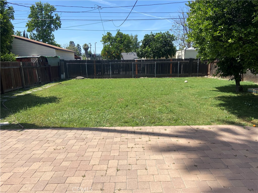 https://media.crmls.org/medias/e2db1345-3816-421e-9bb6-4eff07348fdd.jpg?preset=X-Large