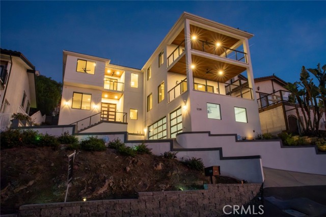 Front Image Thumbnail for CROC26024857