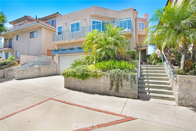 Detail Gallery Image 2 of 25 For 2331 S Cabrillo #1 Ave, San Pedro,  CA 90731 - 3 Beds | 3 Baths