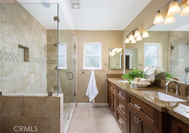 1032 Saint John Place, North Tustin CA: https://media.crmls.org/medias/e2ddb944-ae66-4d68-8e81-e569d3137e12.jpg