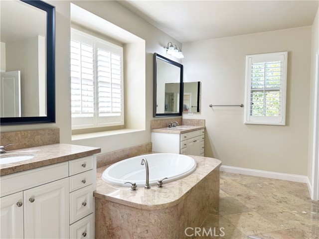 57 Donovan, Irvine CA: https://media.crmls.org/medias/e2de069d-b020-4303-a91a-b88512c6cb1e.jpg