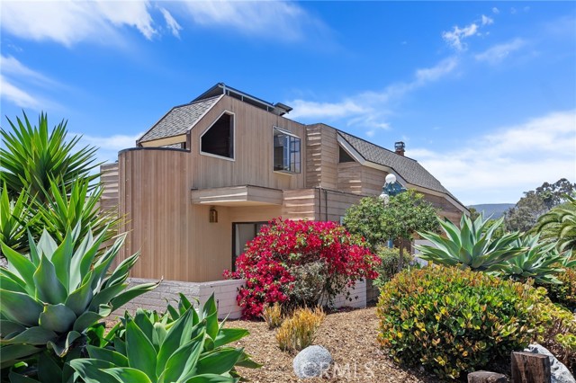 390 Saint Anns Drive, Laguna Beach CA: https://media.crmls.org/medias/e2de193b-0c55-4f11-a277-7ad894532c8d.jpg