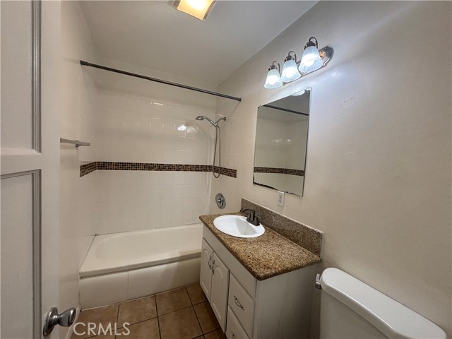 8135 Wakefield Avenue, Panorama City CA: https://media.crmls.org/medias/e2de1f11-abc6-402f-9c36-e3b7d5ef2054.jpg