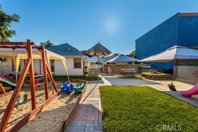 273 N Cleveland Street, Orange CA: https://media.crmls.org/medias/e2de61d9-9f9b-4f59-8e19-a10fdff8fca3.jpg