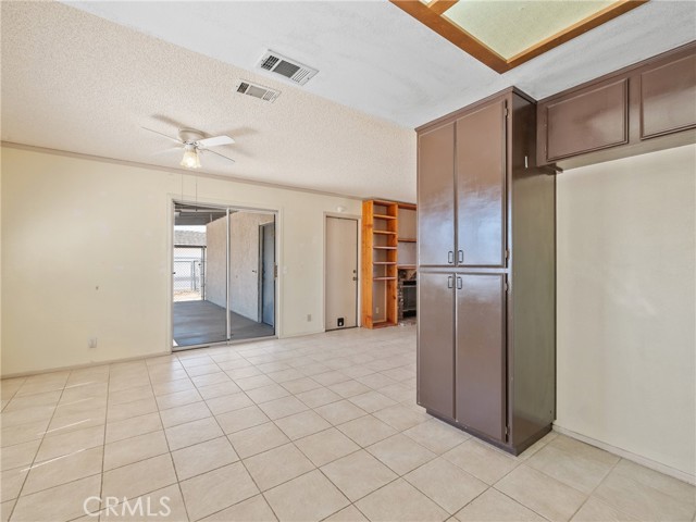 Detail Gallery Image 12 of 37 For 11070 Neola Rd, Apple Valley,  CA 92308 - 3 Beds | 2 Baths