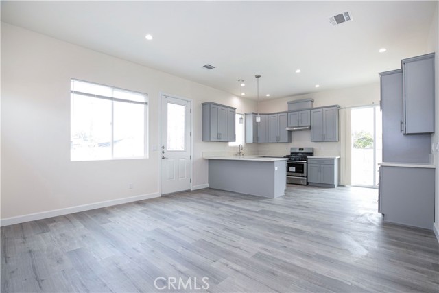 Detail Gallery Image 5 of 21 For 12120 Cantara, North Hollywood,  CA 91506 - 3 Beds | 2 Baths