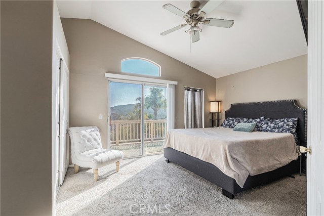 45077 Corte Bravo, Temecula CA: https://media.crmls.org/medias/e2dfcf79-c3f0-4cc1-83b0-5466a5419a89.jpg