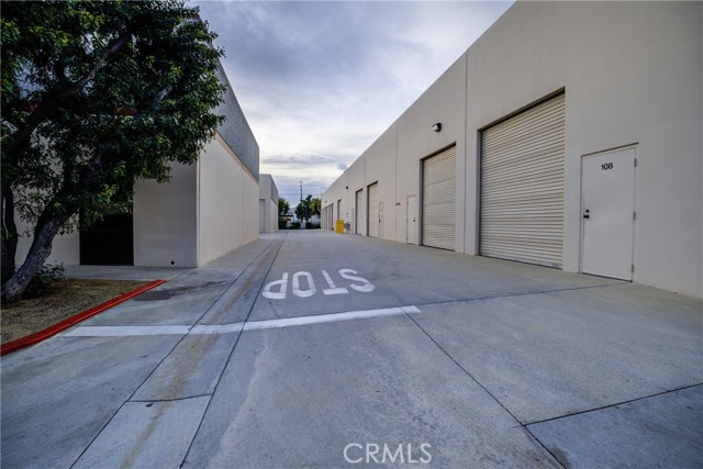 21352 Nordhoff Street, Chatsworth (los Angeles), California 91311, ,Commercial Sale,For Sale,21352 Nordhoff Street,CRSR24012959