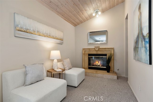 451 W FOOTHILL Boulevard, Arcadia CA: https://media.crmls.org/medias/e2e02936-792a-4e15-8a2c-5776f4b2ef90.jpg