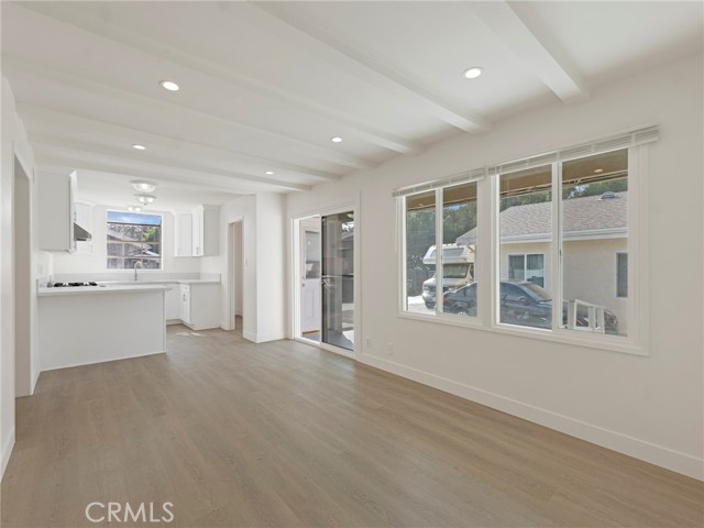 Detail Gallery Image 28 of 34 For 22222 Vanowen, Woodland Hills,  CA 91303 - 5 Beds | 2 Baths