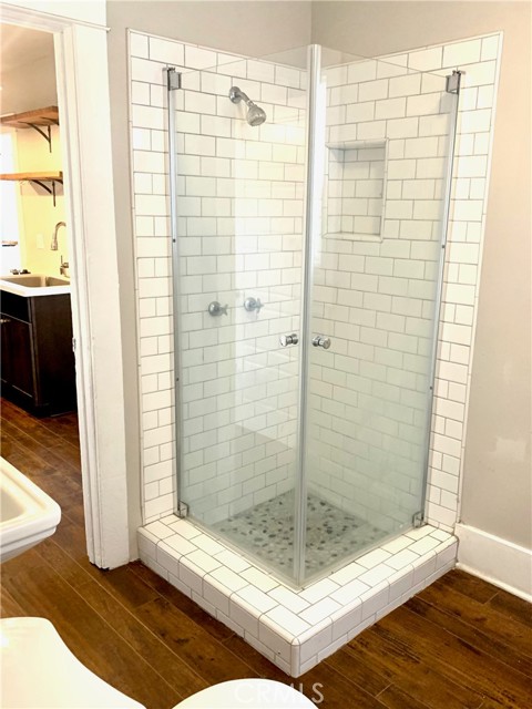 Detail Gallery Image 7 of 17 For 220 Palm, Pomona,  CA 91767 - 3 Beds | 2 Baths