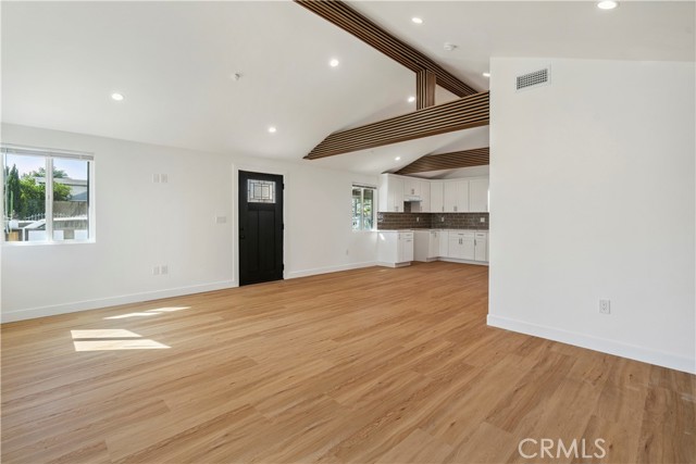 13536 Remington Street, Pacoima CA: https://media.crmls.org/medias/e2e22c07-2ce6-450e-a054-e8e387e821f3.jpg