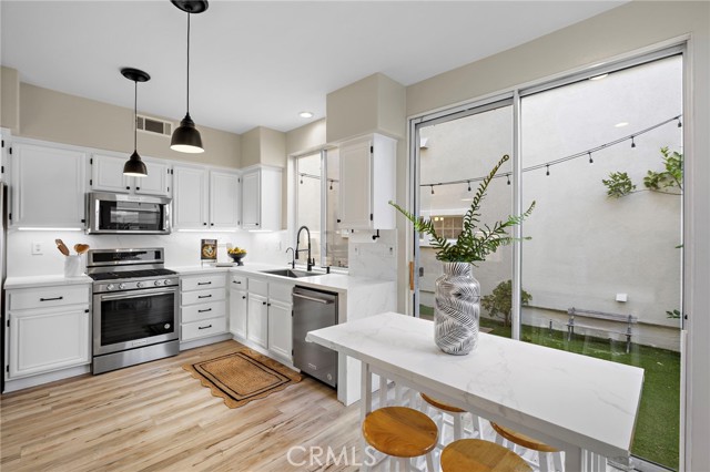 Front Image Thumbnail for CROC25264668