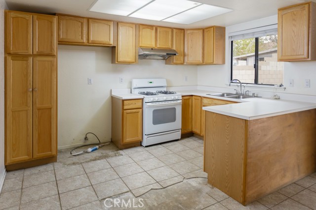 Detail Gallery Image 8 of 23 For 37012 Calle Bonita, Palmdale,  CA 93550 - 4 Beds | 2 Baths