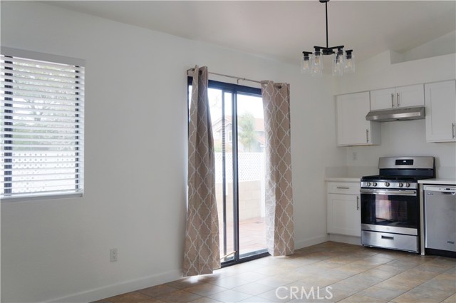 Detail Gallery Image 7 of 18 For 1394 Coral Tree, San Bernardino,  CA 92408 - 2 Beds | 2 Baths