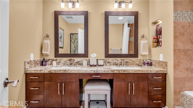 Detail Gallery Image 21 of 40 For 54421 Oakhill Ln, La Quinta,  CA 92253 - 2 Beds | 2/1 Baths