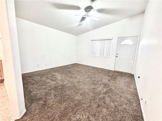 12733 Appian Avenue, Victorville CA: https://media.crmls.org/medias/e2e42711-ea93-42c9-8bda-41165a4d0cc0.jpg