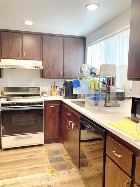 425 E Graves Avenue, Monterey Park CA: https://media.crmls.org/medias/e2e4c69d-f729-4807-aac9-a5377a401663.jpg