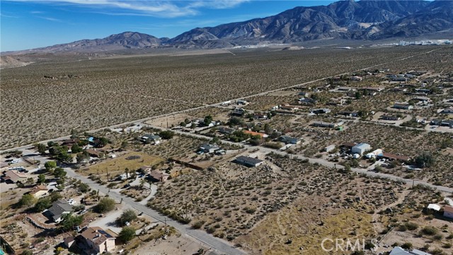 Detail Gallery Image 6 of 9 For 781 Zircon Rd, Lucerne Valley,  CA 92356 - – Beds | – Baths