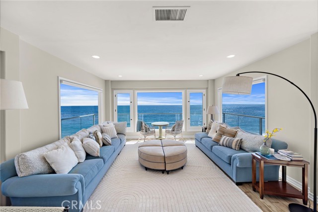 Detail Gallery Image 3 of 25 For 603 S Coast Hwy a,  Laguna Beach,  CA 92651 - 3 Beds | 2/1 Baths