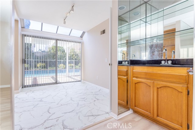 Detail Gallery Image 12 of 34 For 12067 Turtle Springs Ct, Porter Ranch,  CA 91326 - 3 Beds | 2/1 Baths