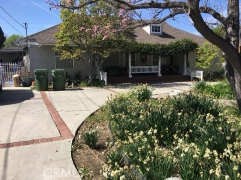 Detail Gallery Image 2 of 19 For 5827 Corbin Ave, Tarzana,  CA 91356 - 3 Beds | 2 Baths