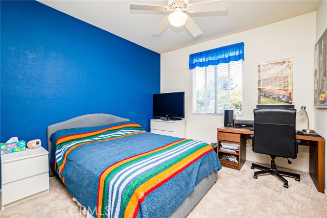 15138 Holiday Drive, Fontana CA: https://media.crmls.org/medias/e2e7f490-487b-4353-8aa5-7367ddaf0eac.jpg
