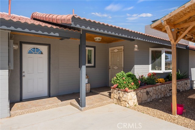 Detail Gallery Image 2 of 27 For 9570 Joshua St, Apple Valley,  CA 92308 - 4 Beds | 2 Baths