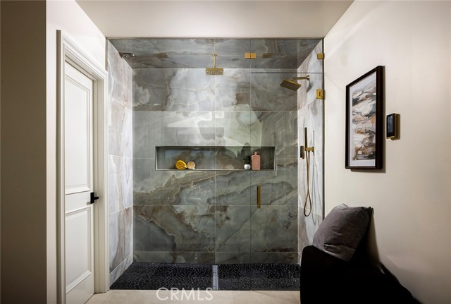410 N Angelina Drive, Placentia CA: https://media.crmls.org/medias/e2e87de8-deb9-43f6-bfc6-4c62c39ae184.jpg